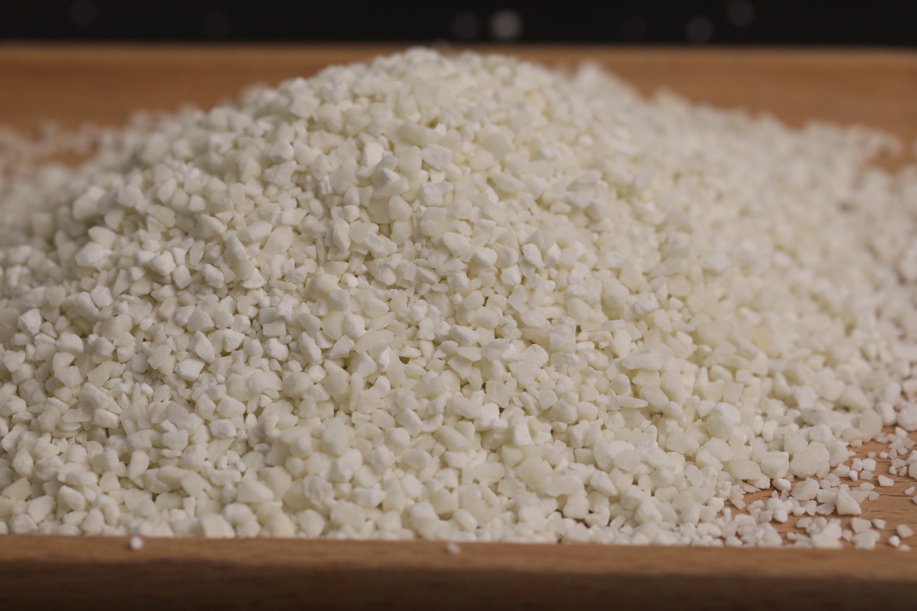Premium fine-grain cassava cat litter